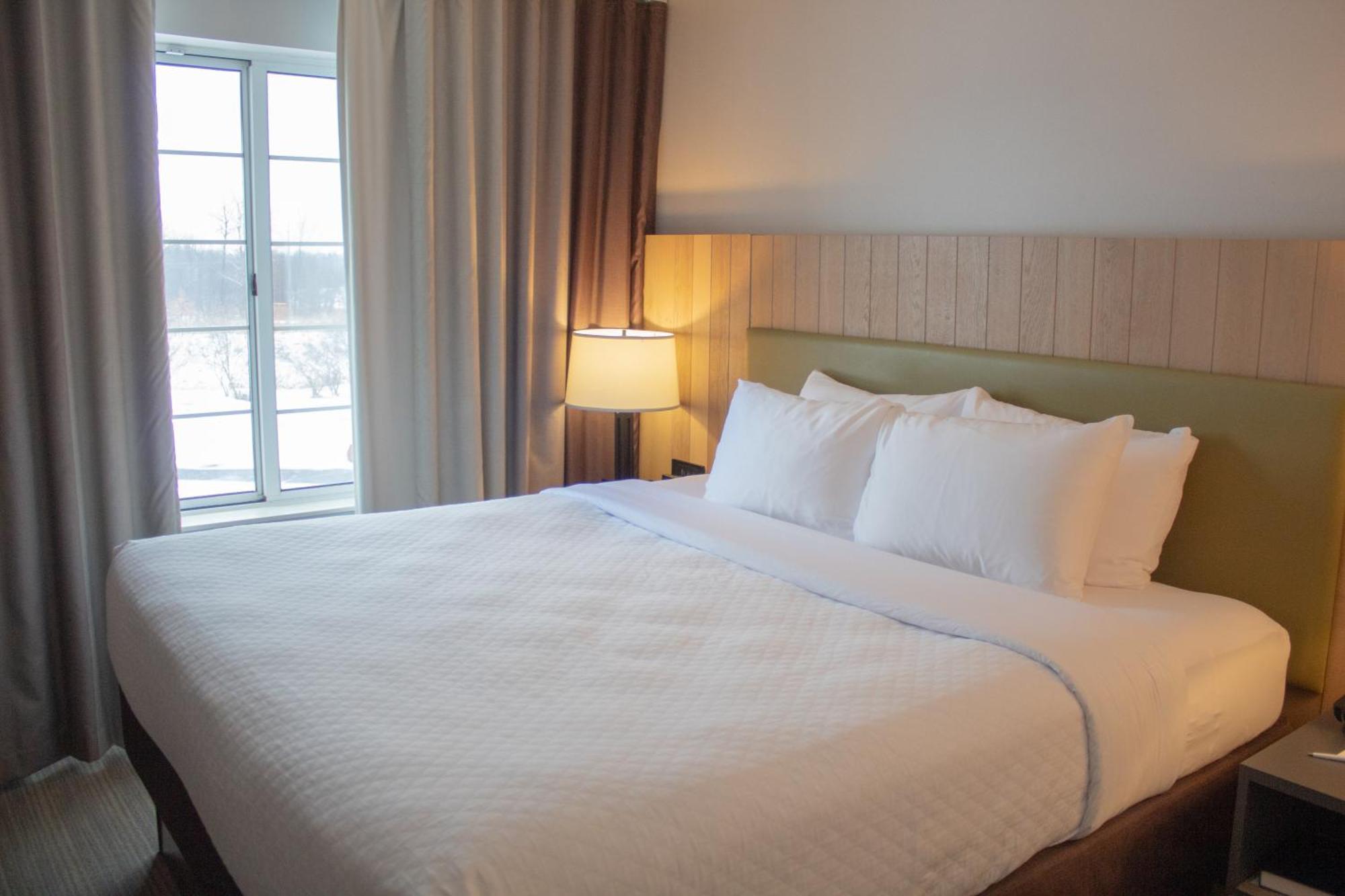 Country Inn & Suites By Radisson, Big Rapids, Mi Dış mekan fotoğraf
