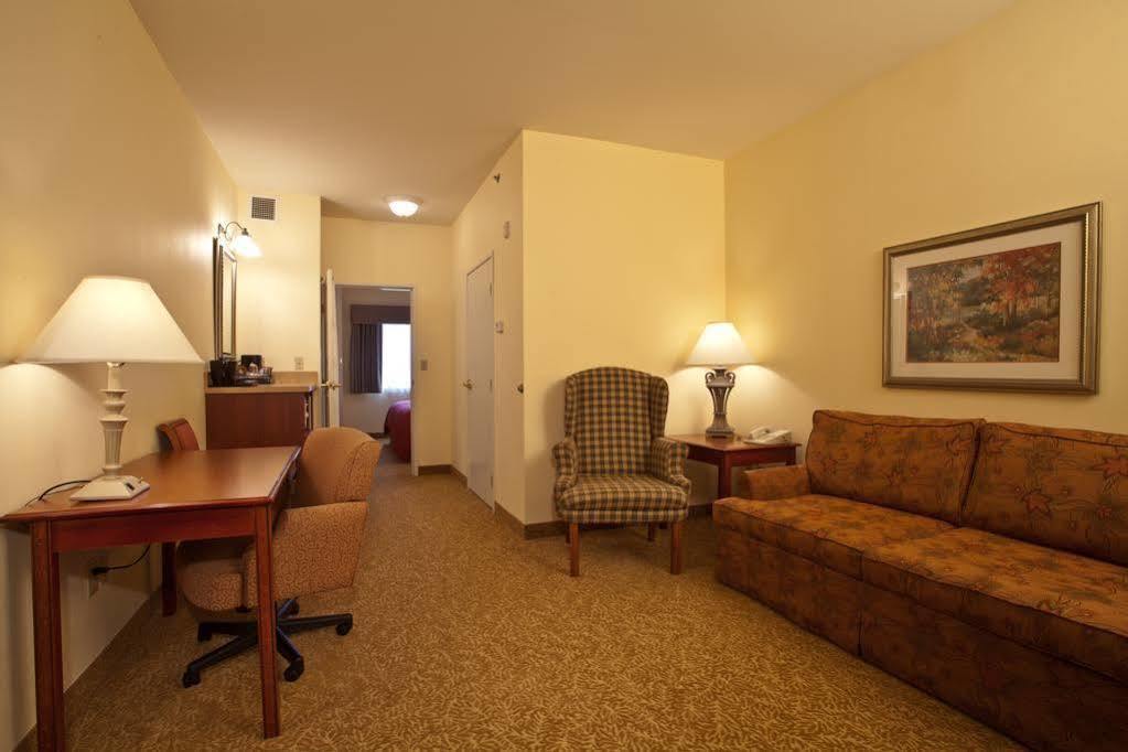 Country Inn & Suites By Radisson, Big Rapids, Mi Oda fotoğraf